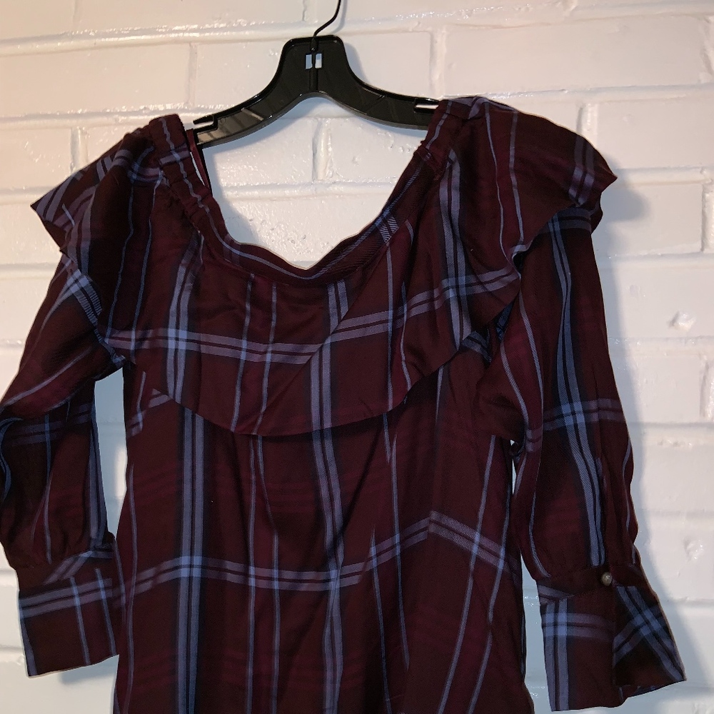 Off-the-shoulder plaid pattern LOFT top